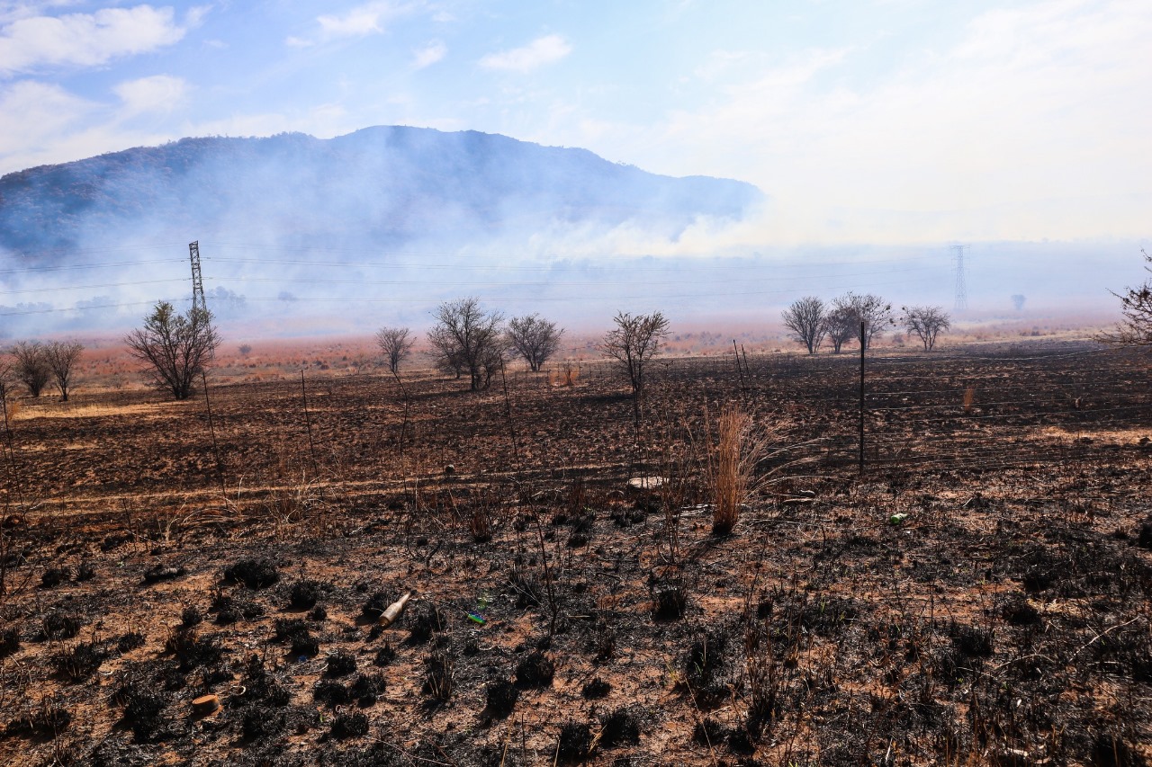 MIDVAAL INTERVENES IN SUIKERBOS VELD FIRE PREVENTING LOSS OF LIFE AND FURTHER DAMAGE